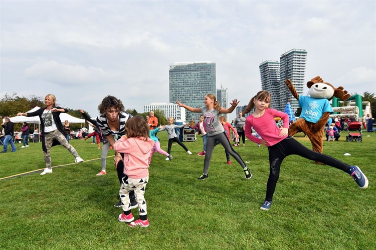 Předposlední zářijový víkend ovládl park Na Pankráci sport všeho druhu. Na obyvatele Prahy 4 a nejen je čekala akce ,,KAVKY 4 SPORT“, kde si návštěvníci mohli vyzkoušet spoustu sportovních disciplín včetně méně známých, ale o to více atraktivních! Předposlední zářijový víkend ovládl park Na Pankráci sport všeho druhu. Na obyvatele Prahy 4 a nejen je čekala akce ,,KAVKY 4 SPORT“, kde si návštěvníci mohli vyzkoušet spoustu sportovních disciplín včetně méně známých, ale o to více atraktivních!