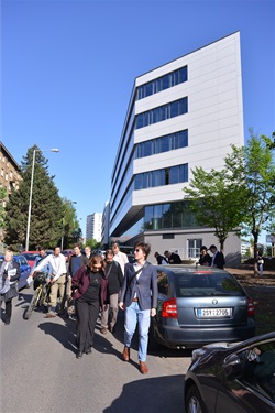 Zástupci magistrátu a Prahy 4 u AC Kačerov Zástupci magistrátu a Prahy 4 u AC Kačerov