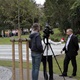 Otevíráme nový park „Přátelská zahrada“ - Nový altán, most, amfiteátr a opravená zahrada s chodníčky, to je od 10. září 2020 nový výukový a odpočinkový areál v sousedství Základní školy Jeremenkova. Přátelská zahrada, jak se jmenuje nový park, stojí na místě původního zpustlého zahradnictví, které prošlo rozsáhlou rekonstrukcí. Na neformální otevření parku, který bude sloužit jak žákům nedaleké školy, tak i široké veřejnosti, se přišli podívat starostka MČ Praha 4 Irena Michalcová, radní životní prostředí a místní Agendu 21 Tomáš Hrdinka (oba ANO 2011) a radní Prahy 4 pro investice Filip Vácha (TOP 09) a ředitel zmíněné školy Jan Vondrouš s dětmi z družiny.