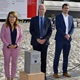 Slavnostního poklepání na základní kámen Dvoreckého mostu se zúčastnili v úterý 13. září 2022 dopoledne v prostorách Žlutých lázní i zástupci radnic obou nově spojovaných břehů Vltavy - za MČ Praha 4 první místostarosta Zdeněk Kovářík (ODS) a za Prahu 5 starostka Renáta Zajíčková (ODS).