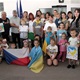 Děti při velmi emotivním setkání, kdy nechyběly ani slzy dojetí, zazpívaly a přinesly obrázky, které namalovaly jako poděkování. Mezi dárky nechyběl ani dort v národních barvách se vzkazem, malá ikona a krásná soška. Jazykovou bariéru pak bez problémů zlomila recitace a především hudba a zpěv. 