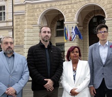
Městská část Praha 4 vyvěsila 9. října 2023 na budově historické Nuselské radnice vlajku Státu Izrael na znamení podpory Izraele a solidarity s jeho obyvateli, kteří v těchto dnech čelí teroristickým útokům hnutí Hamás.
