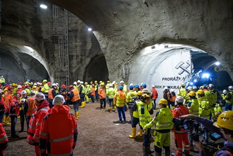 Prorážka na metru D dne 1. 12. 2023 - zdroj DPP