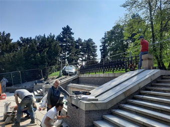 Postup rekonstrukce pomníku Tří odbojů k datu 4. května 2022