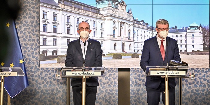 Vláda dne 18. března 2021 prodloužila protiepidemická opatření až do 28. března a rozšířila povinné testování i na veřejné zaměstnavatele s méně než 50 zaměstnanci.