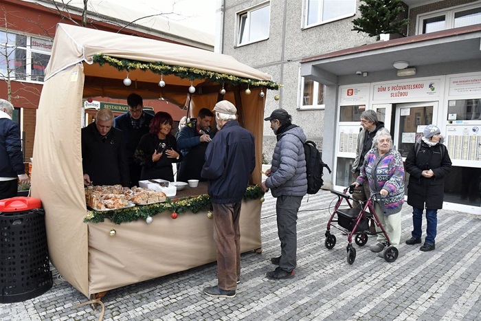 Praha 4 rozdávala rybí polévku.