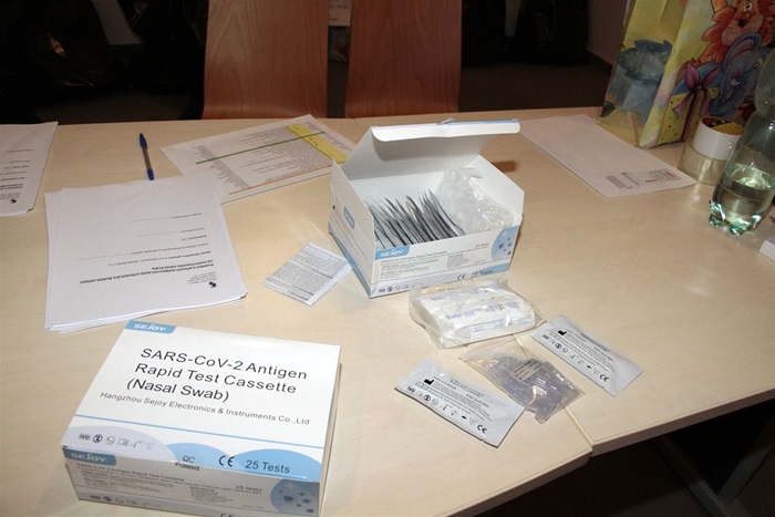 Do škol putovalo téměř 35 000 antigenních testů