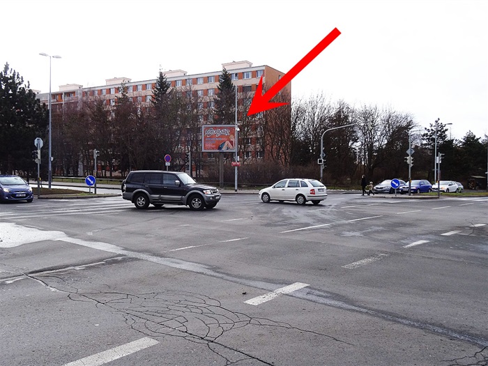 Městská část Praha 4 má zcela nové stanoviště Městského kamerového systému (MKS). Nachází se na křižovatce ulic Na Strži, Olbrachtova a Jeremenkova a tvoří ho jedna otočná a jedna pevná kamera pracující ve Full HD rozlišení. 