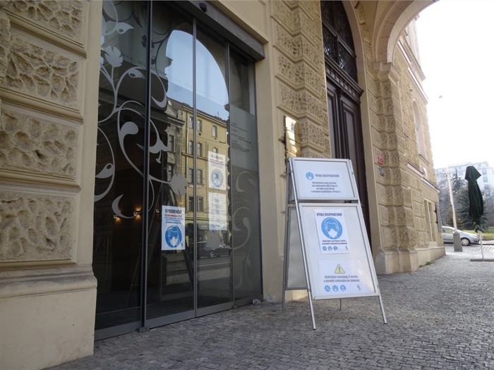 Respirátory vydává Praha 4 na Nuselské radnici